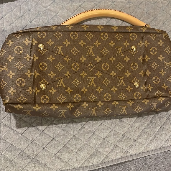 Louis Vuitton Artsy Bag!!!! - Picture 13 of 13